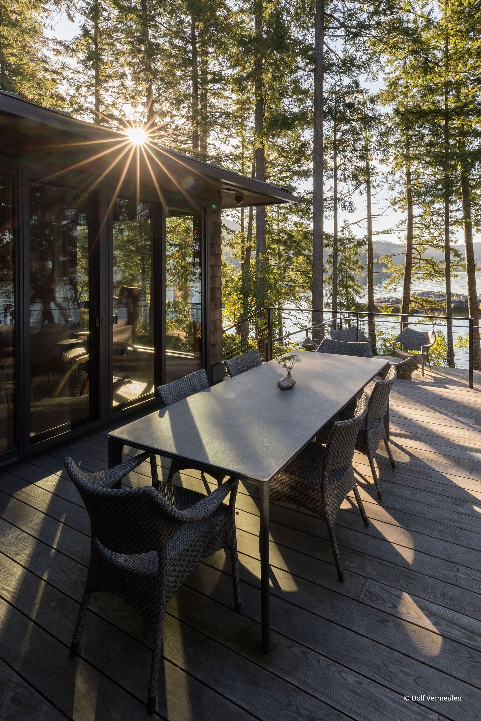 AO307 - Exterior of contemporary home with Ultra Series windows and doors