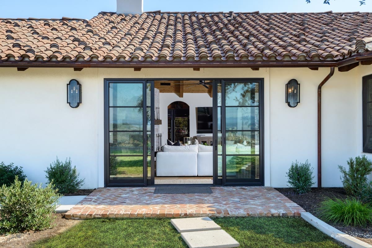 AP232 - Exterior of home with VistaLuxe WD LINE doors