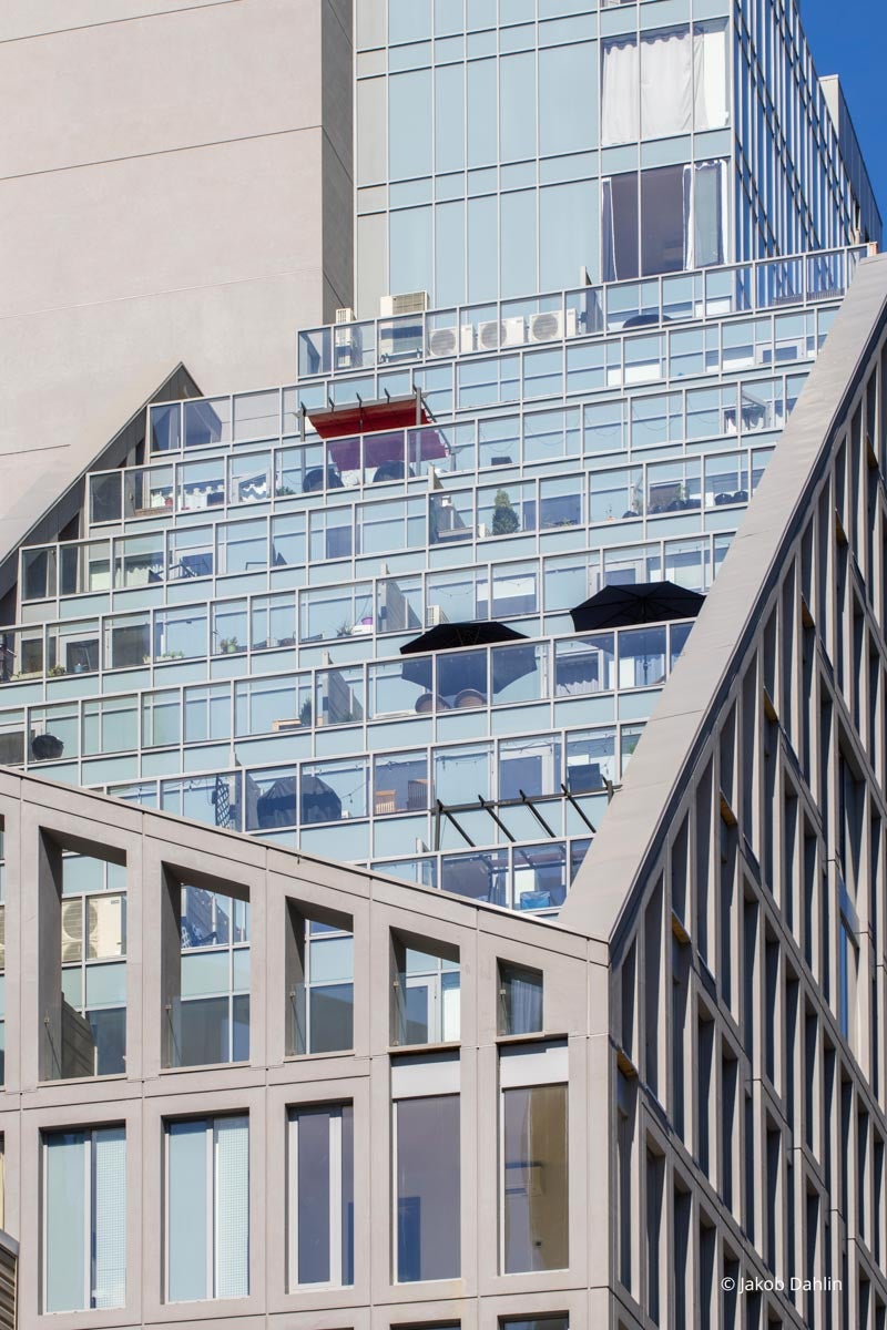 XX214 - Exterior of commercial building with Reynaers window systems