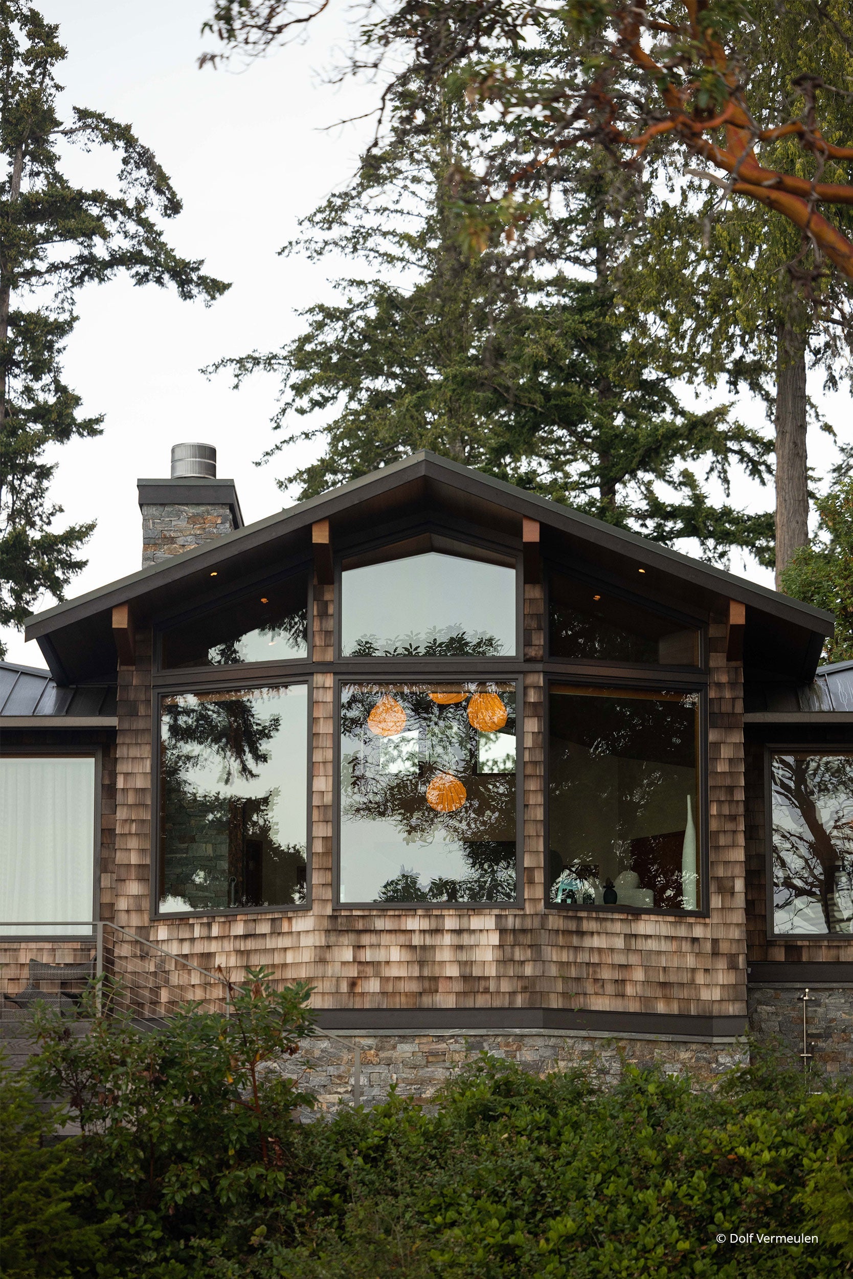 AO304 - Exterior of contemporary home with Ultra Series windows and doors
