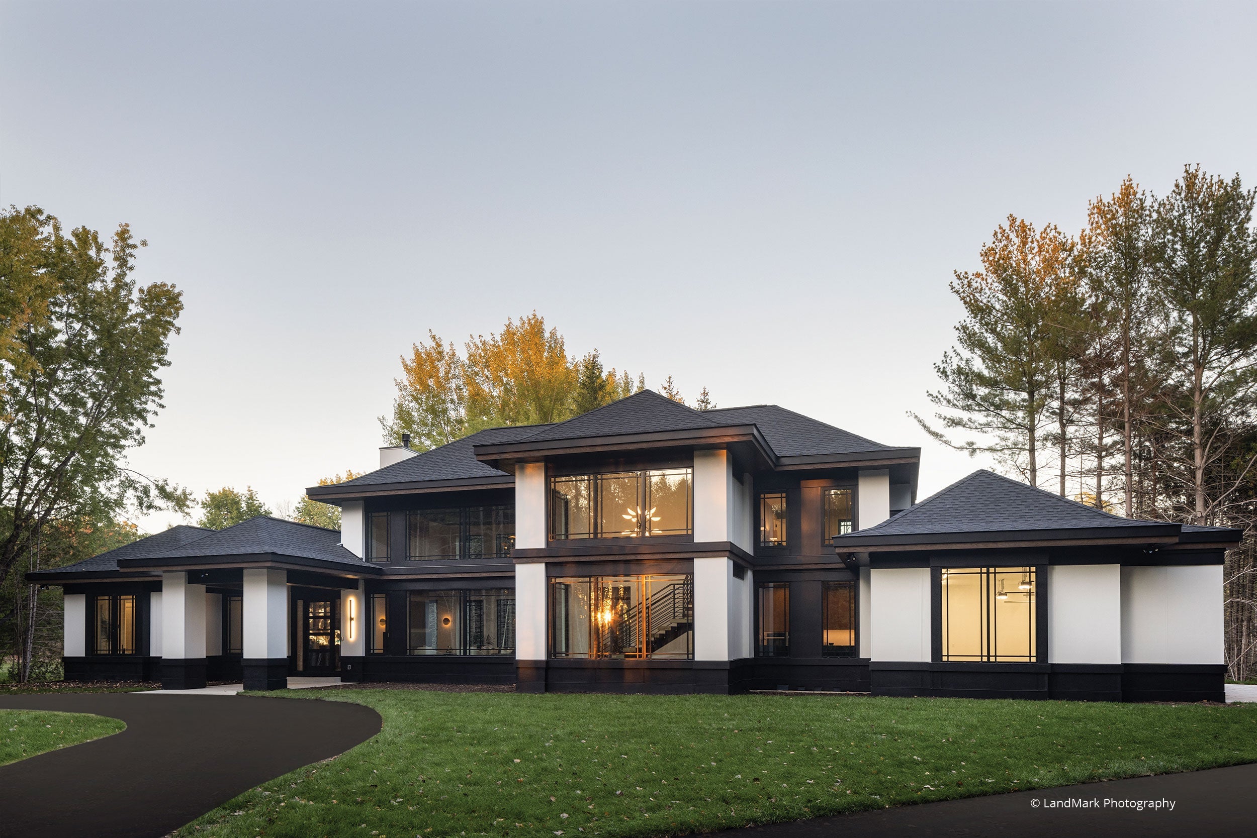 AN823 - Exterior of contemporary home with VistaLuxe windows