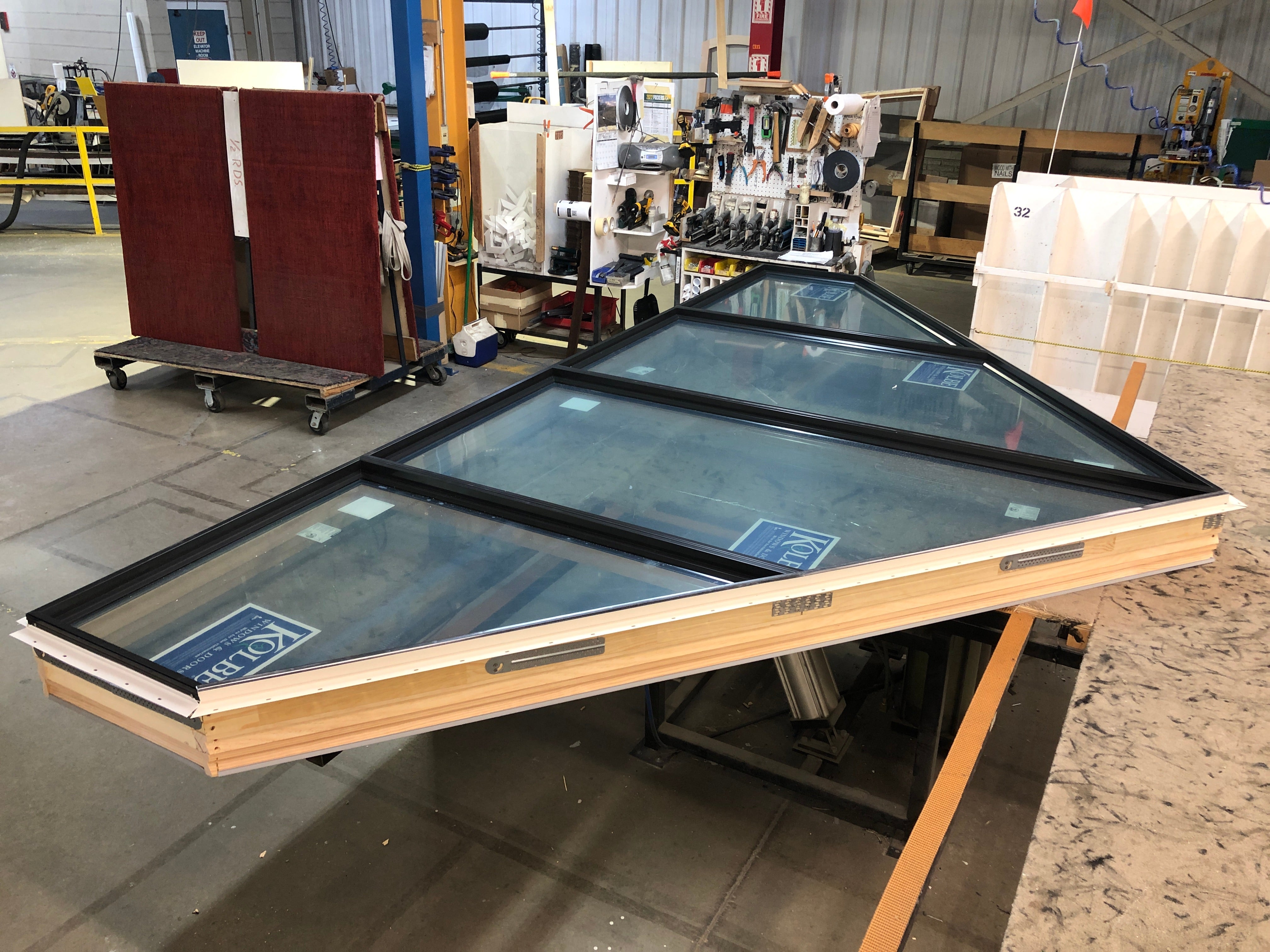 CS107-03-Ultra Series Trapezoid Transom