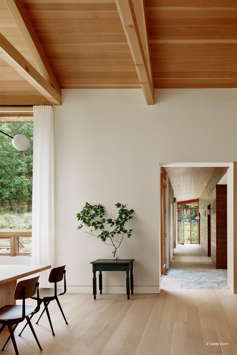 AQ113 - Interior of home with VistaLuxe WD LINE windows and doors