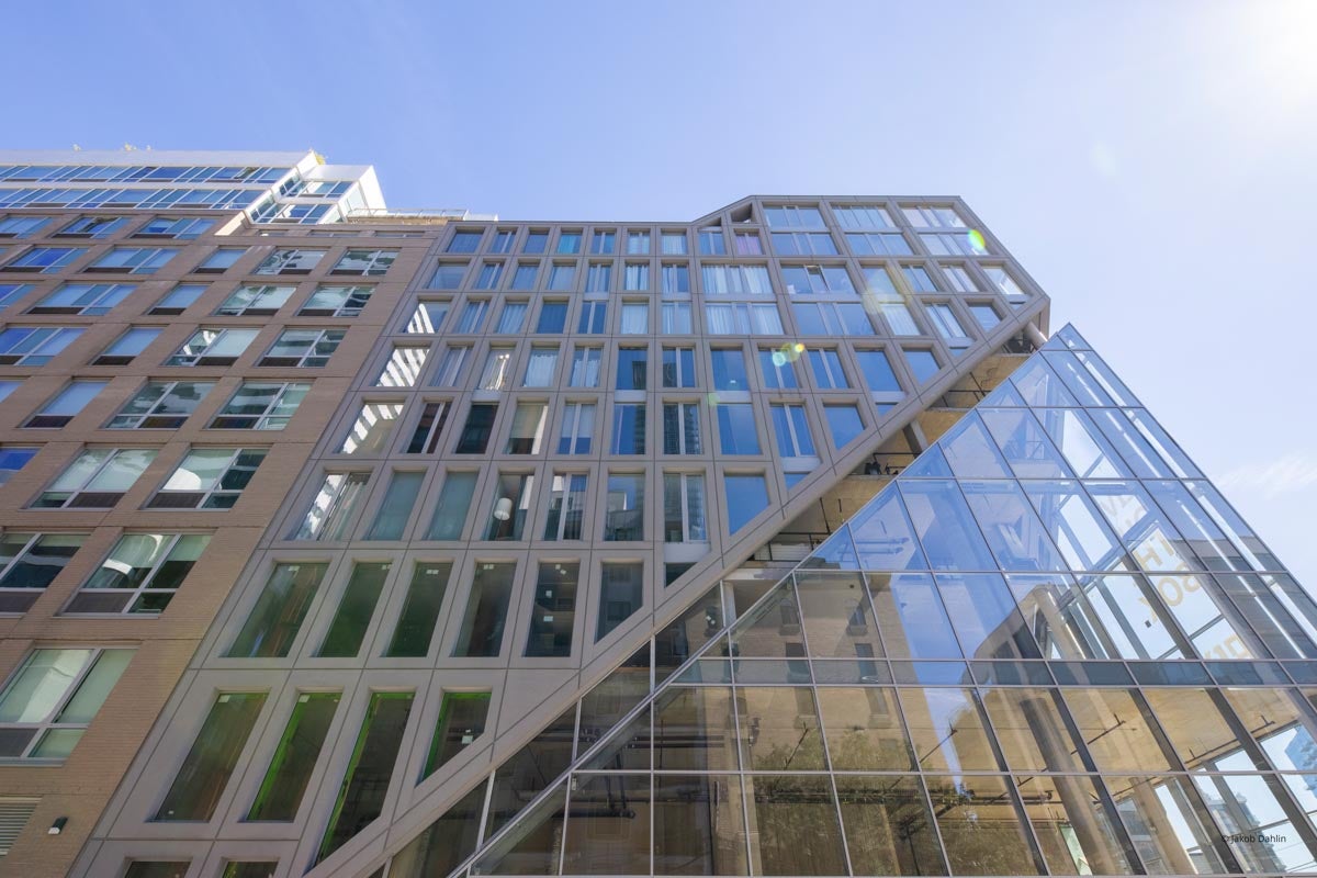 XX207 - Exterior of commercial building with Reynaers window systems