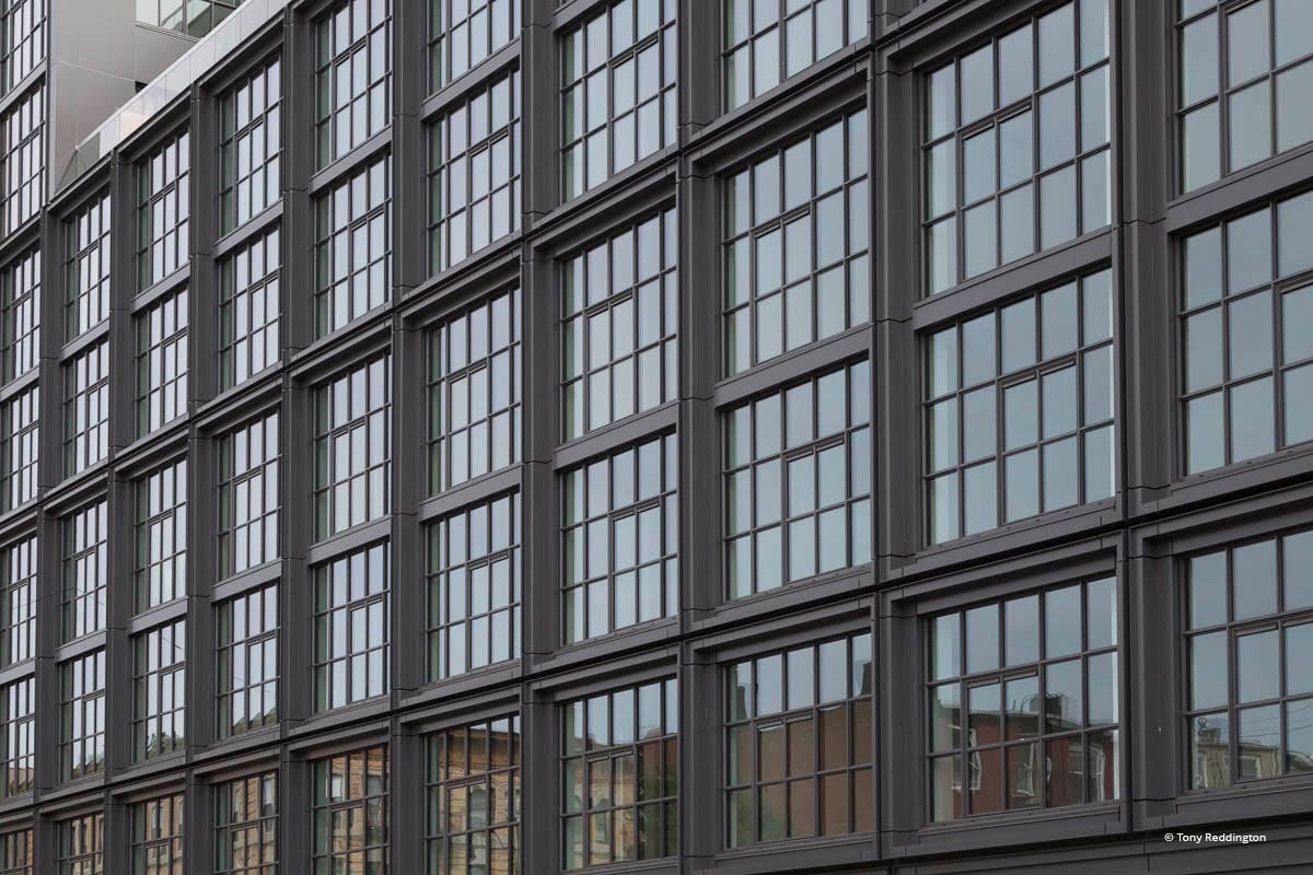 XX104 - Exterior of commercial building with Reynaers window systems