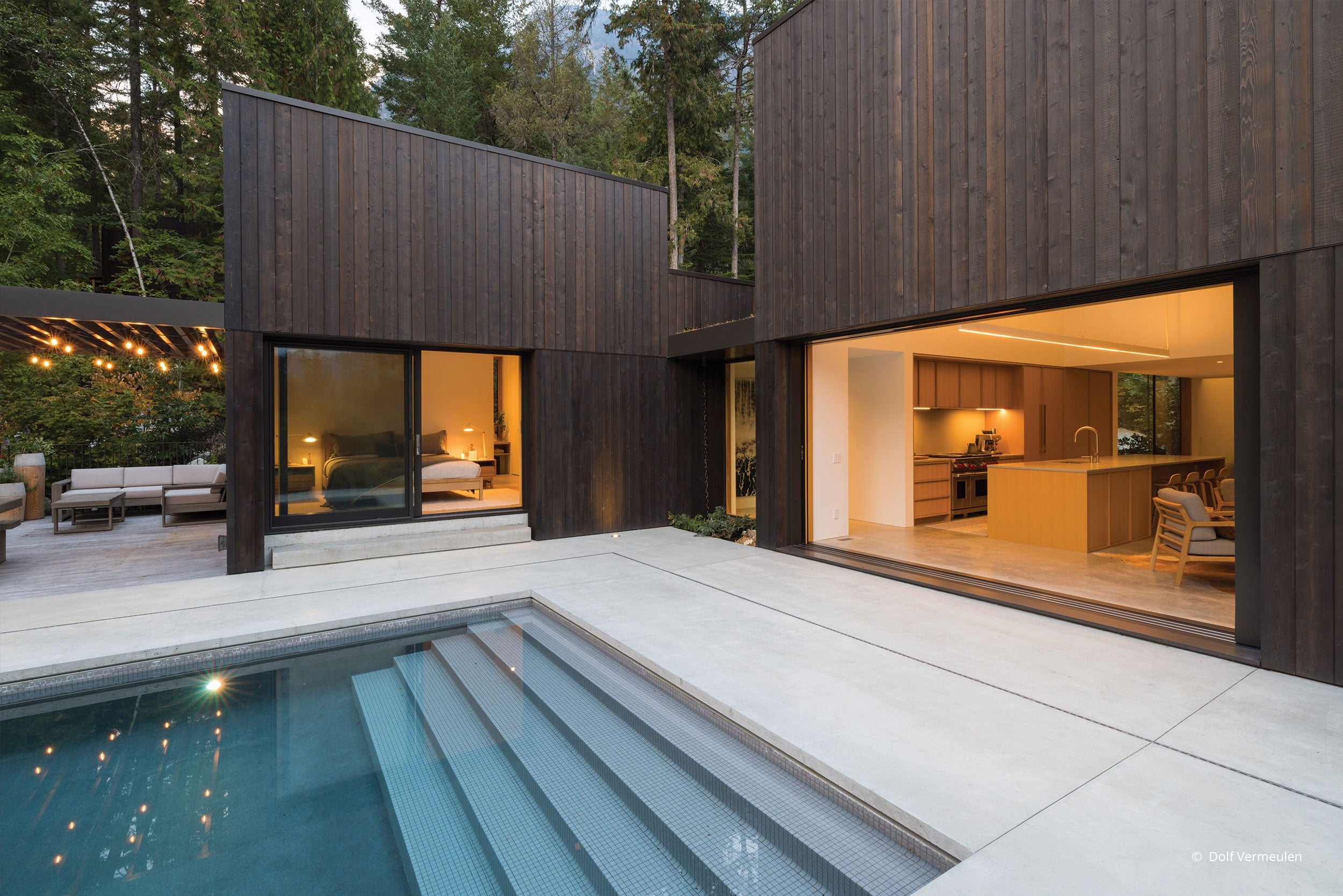 AO221 - Backyard of contemporary home with VistaLuxe windows and doors