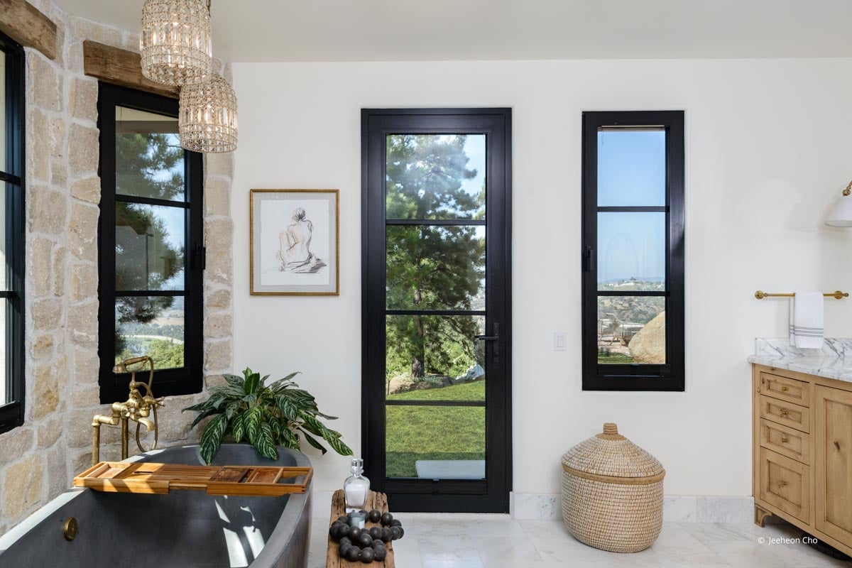 AP2105 - Interior of home with VistaLuxe AL LINE windows and doors