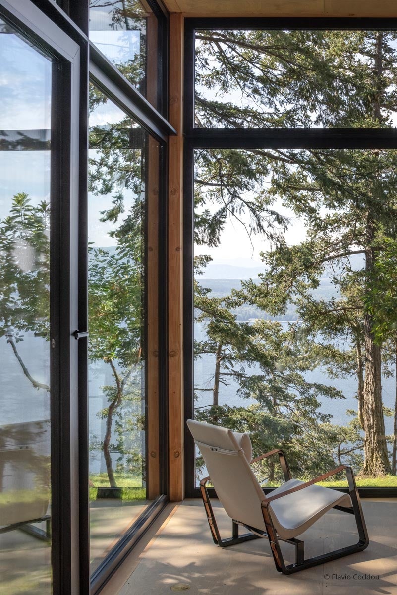 AP724 - Interior of residential home with VistaLuxe AL LINE windows and doors