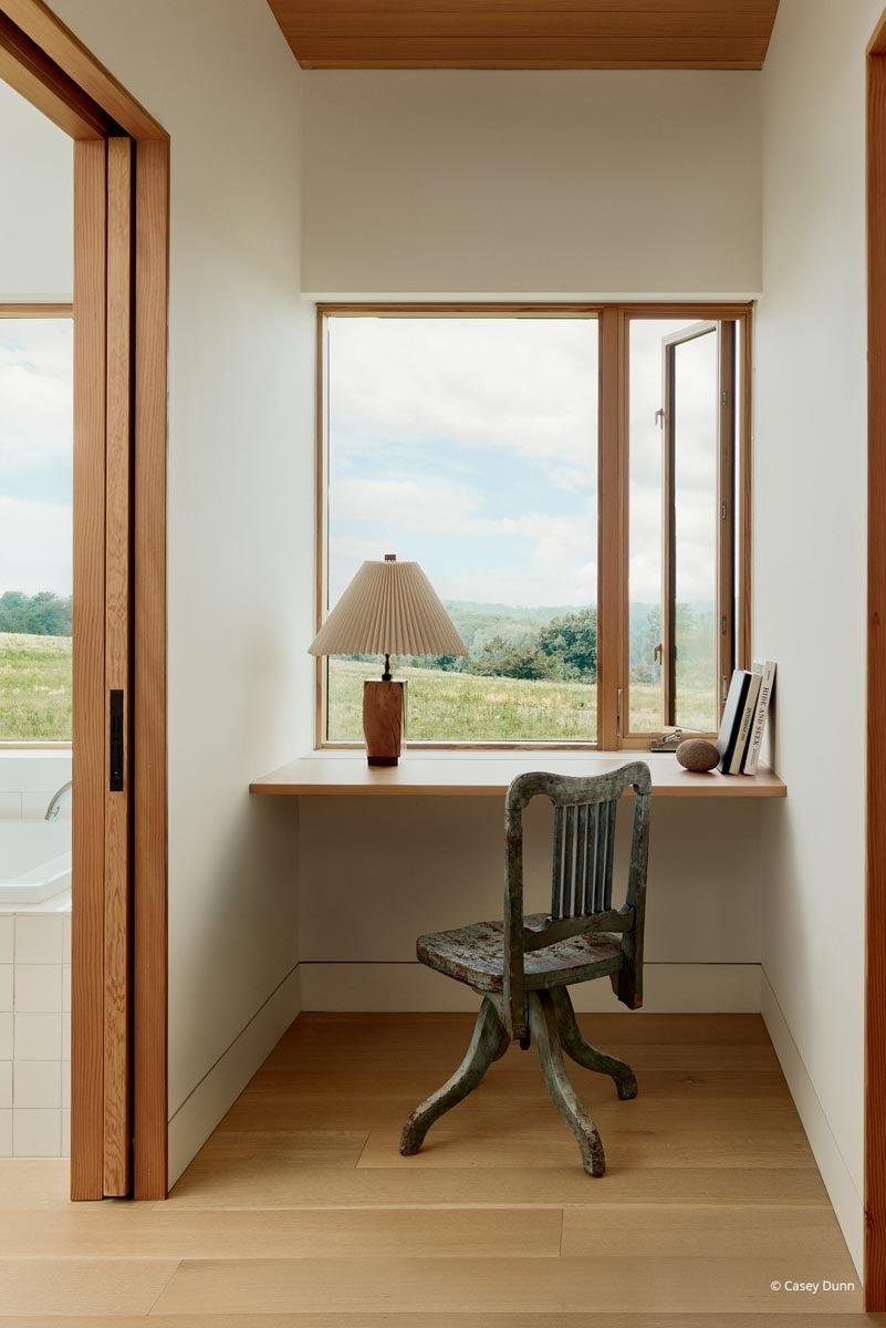AQ109 - Interior of home with VistaLuxe WD LINE windows and doors