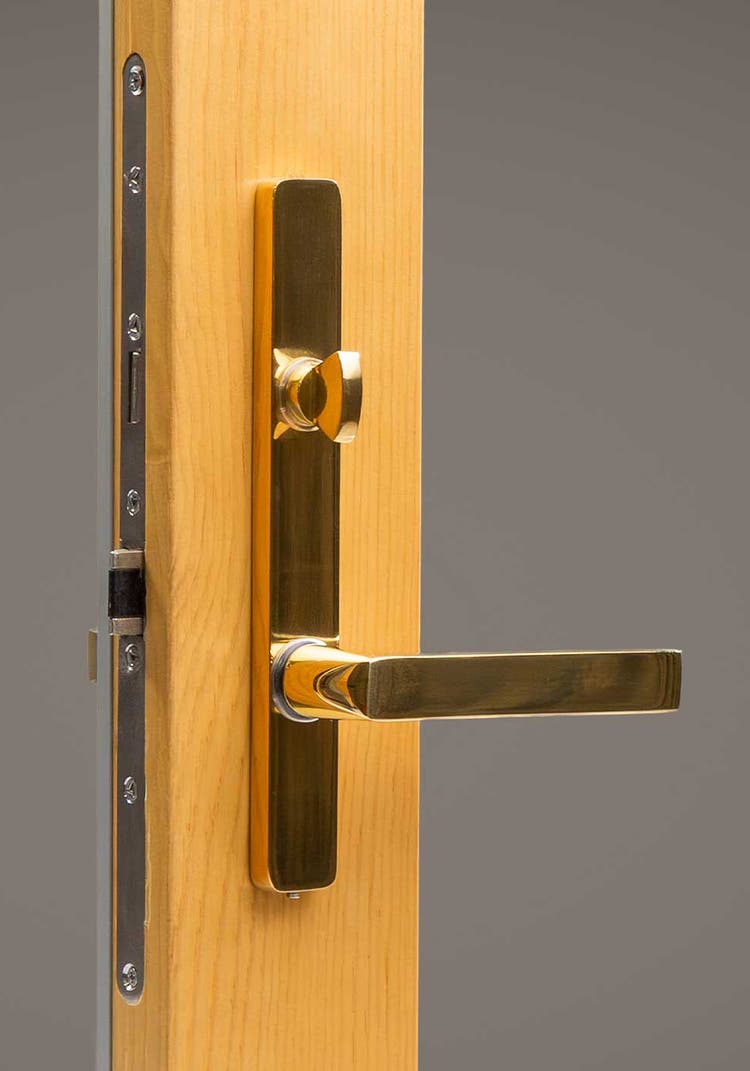 Interior – Unlacquered brass