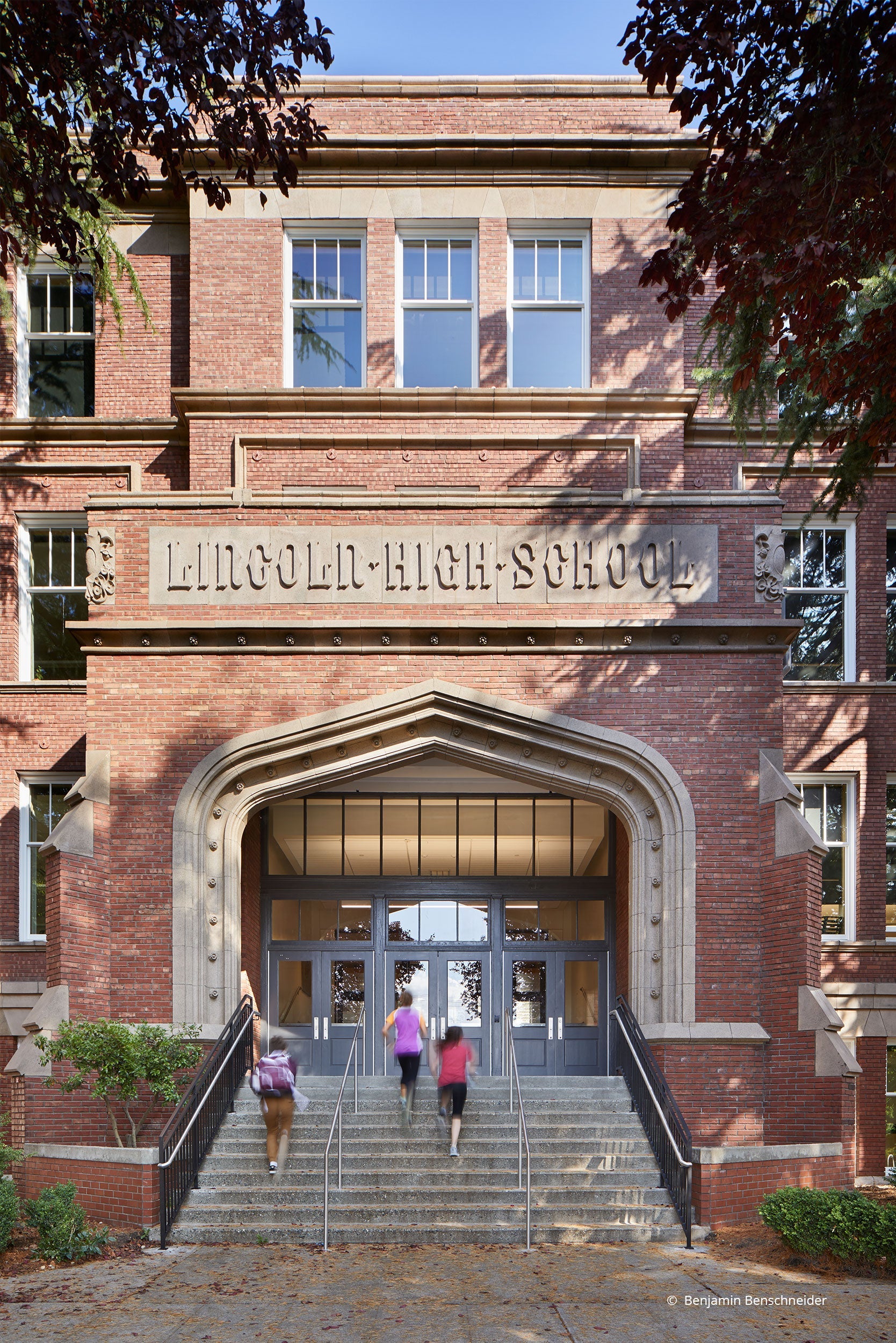 AN700 - Exterior of school with Ultra Series windows