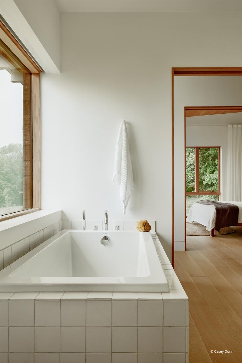AQ119 - Interior of home with VistaLuxe WD LINE windows and doors