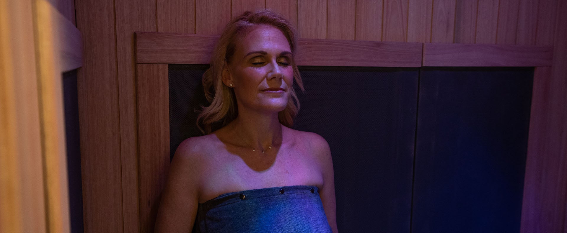 Candice Westphal in sauna