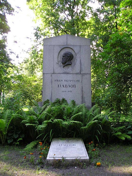 Tombstone of Ivan Petrovich Pavlov, Literatorskie Mostki (Writers’ Bridges), Volkovskoye Cemetery, St. Petersburg, recent photograph (findagave.com)