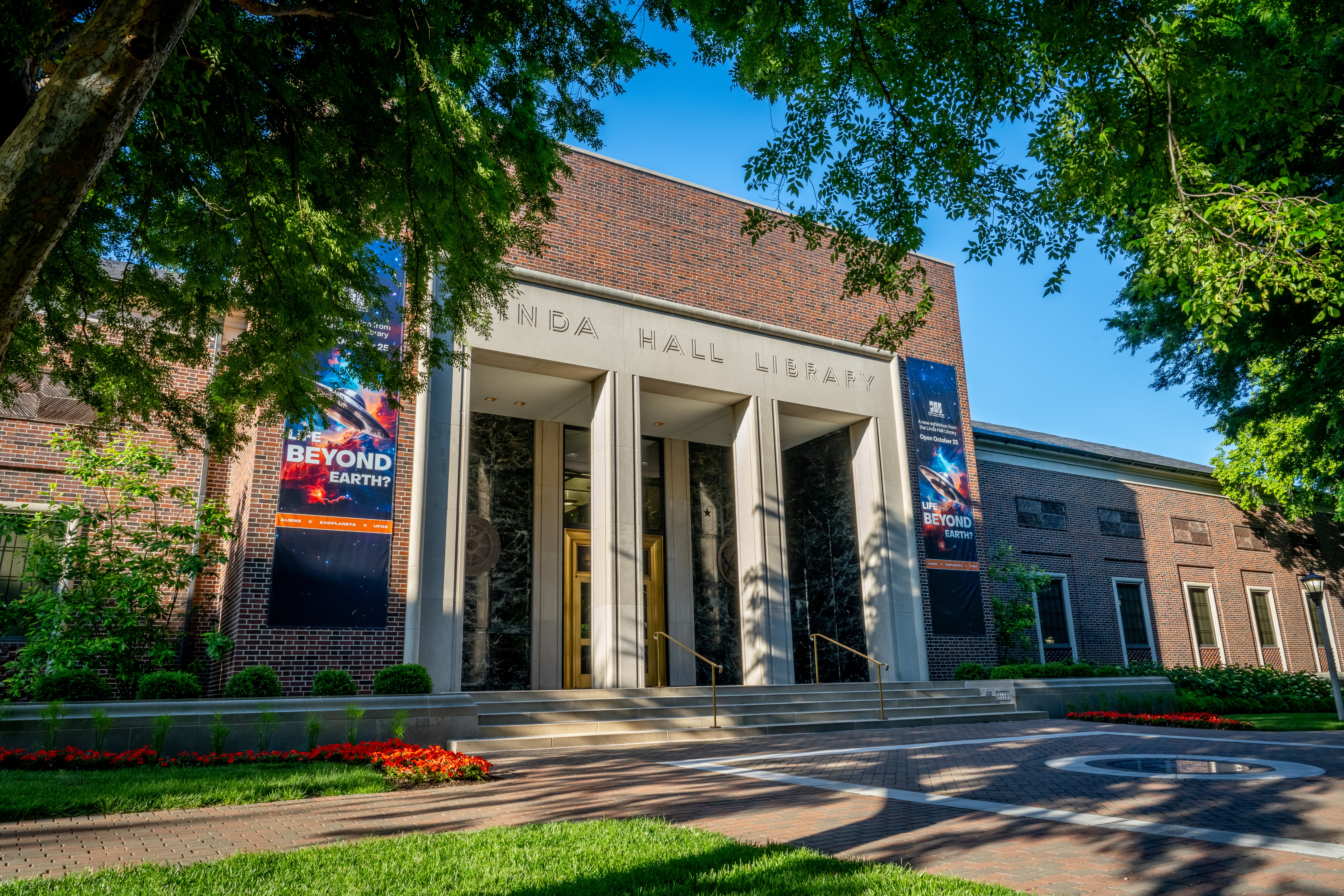 Photo of Library main entrance by Troy Thomas, Summit Studios