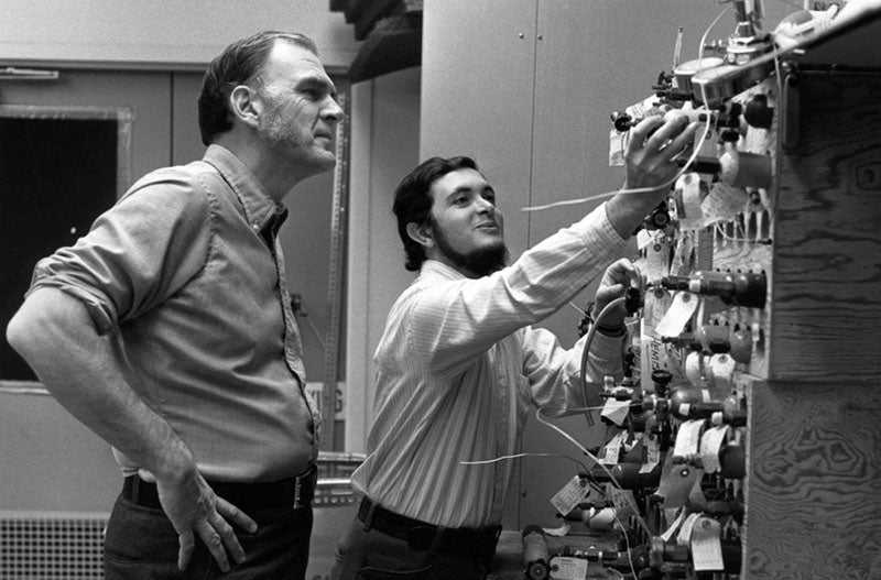 Mario Molina (right) and Sherwood Rowland in their lab at UC-Irvine, 1975 (nobelprize.org)
