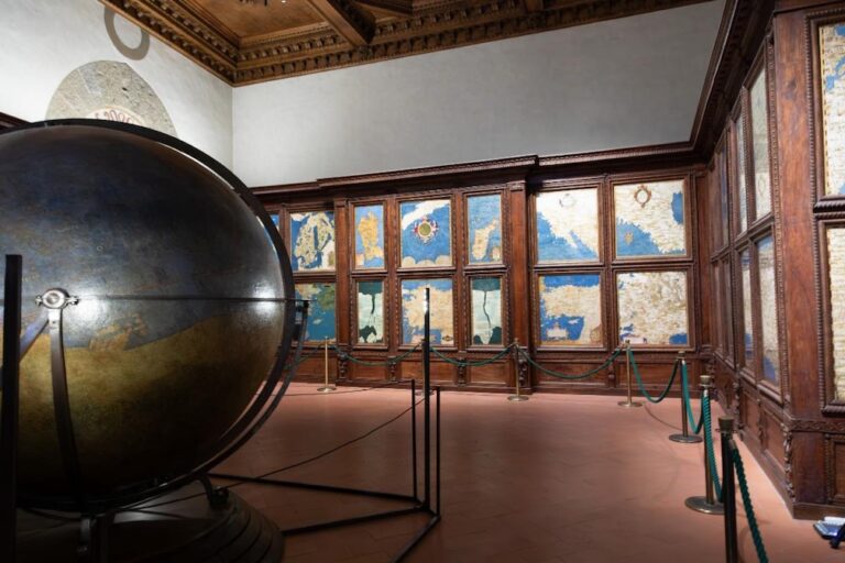 The Guardaroba in the Palazzo Vecchio in Florence, with maps and globe (originally) by Ignazio Danti, 1563-74, recent photo (Wikimedia commons)