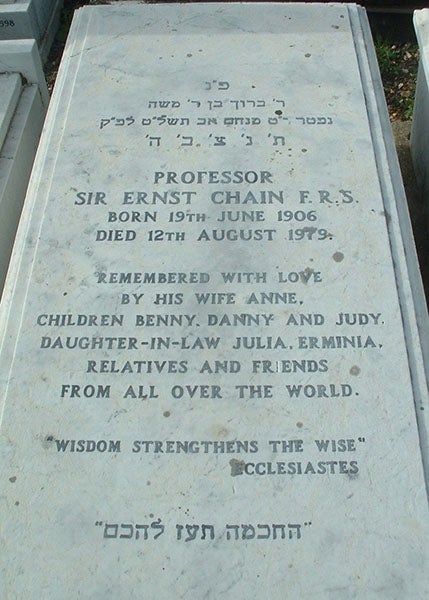 Tombstone of Ernst Boris Chain, Bushey Jewish Cemetery, Watford Borough, Hertfordshire, England (findagrave.com)