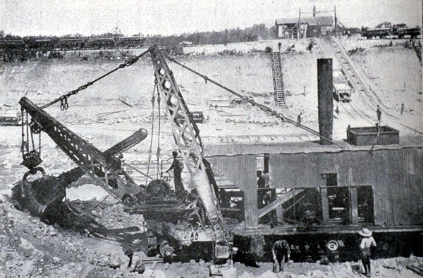 Osgood Steam Shovel at work. Image source: Hill, Charles Shattuck. The Chicago Main Drainage Channel. A Description of the Machinery Used and Methods of Work Adopted in Excavating the 28-Mile Drainage Canal from Chicago to Lockport, Ill. New York: The Engineering News Publishing Co., 1896, p. 42.