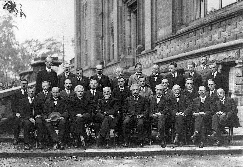 Group portrait of the participants at the 1927 Solvay Conference in Brussels; Lawence Bragg is 3rd from left in the second row, just behind Max Planck and Marie Curie (Wikimedia commons)