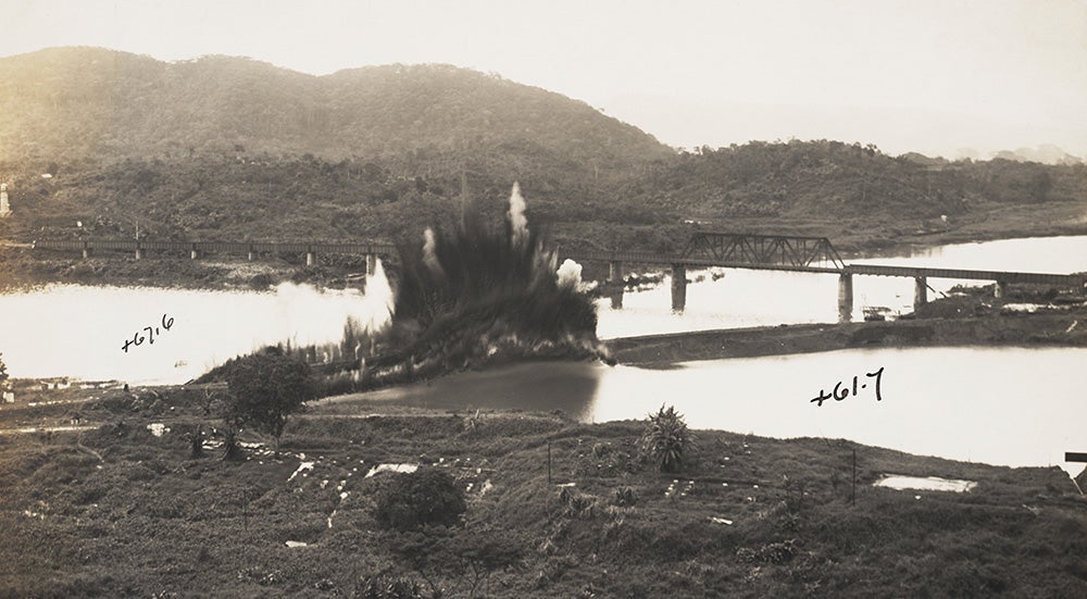 Blasting Gamboa dyke.
View in Digital Collection »