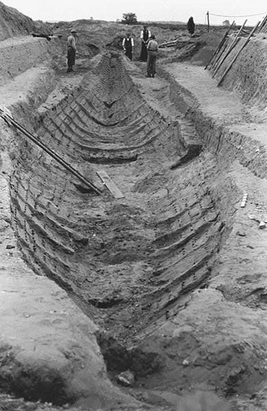 Impression of the excavated ship at Sutton Hoo, Suffolk, photograph, 1939, British Museum (britishmuseum.org)