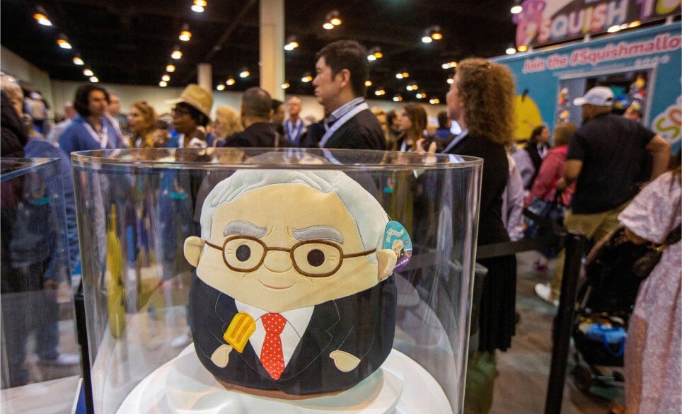 Cómo la sensación de TikTok Squishmallows encontró a Warren Buffett