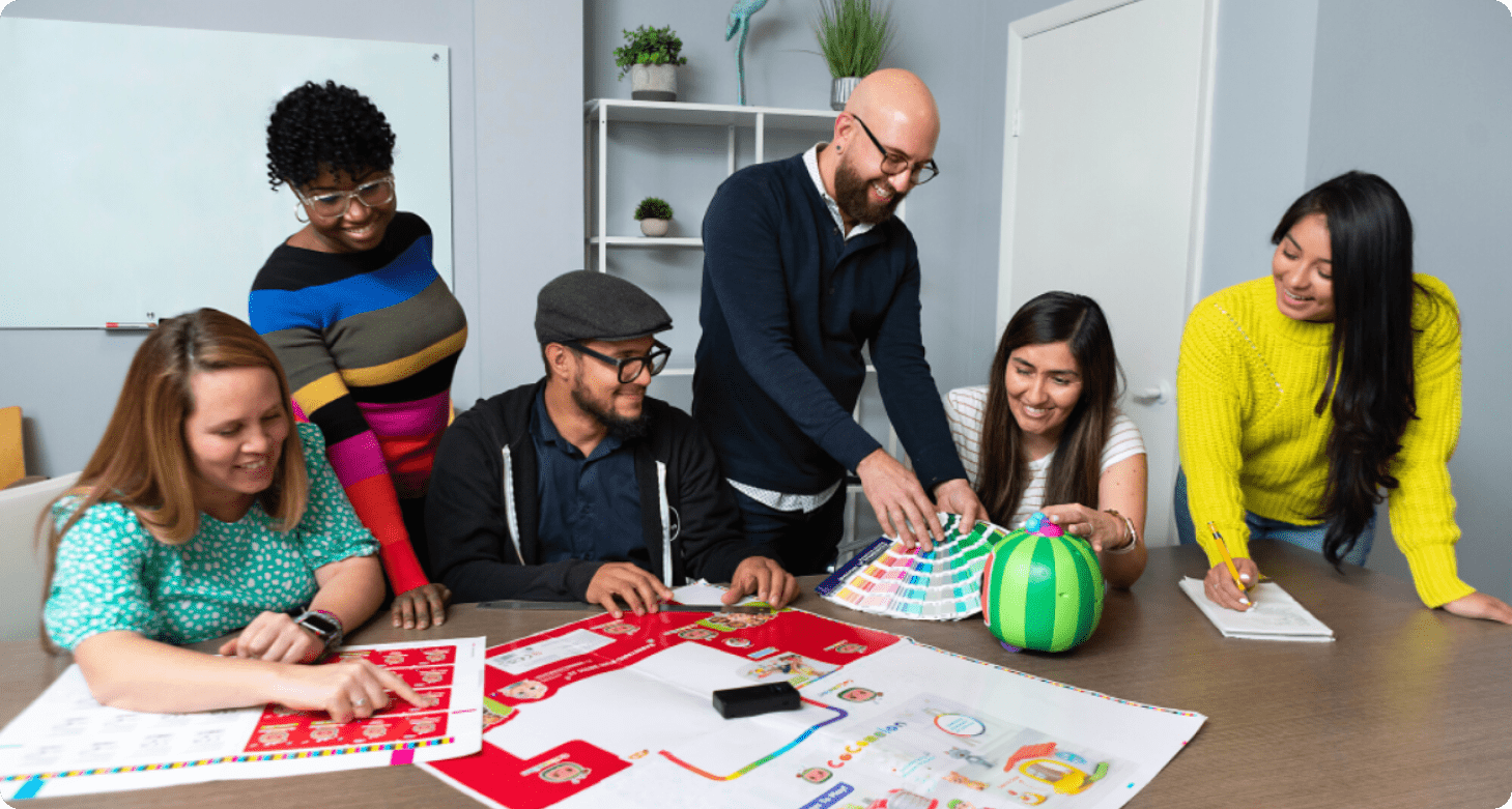 Vom Brainstorming bis zum Prototyping - Jeder Tag ist eine Chance, neues Spielzeug zu entwerfen oder zu gestalten.