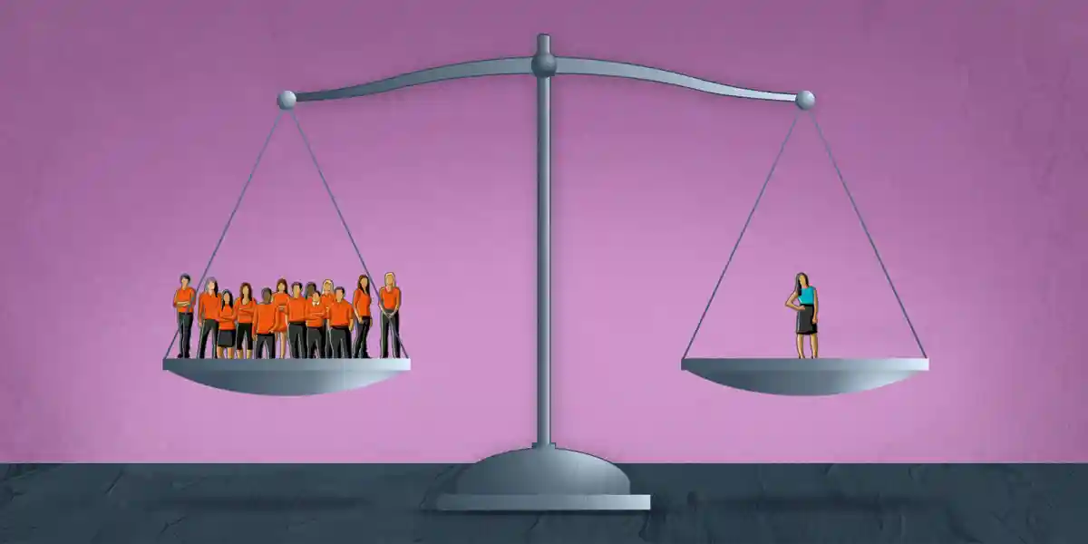 illustration of a balanced scale. on one side, many people represent a macrolearning cohort. on the other, one person represents microlearning