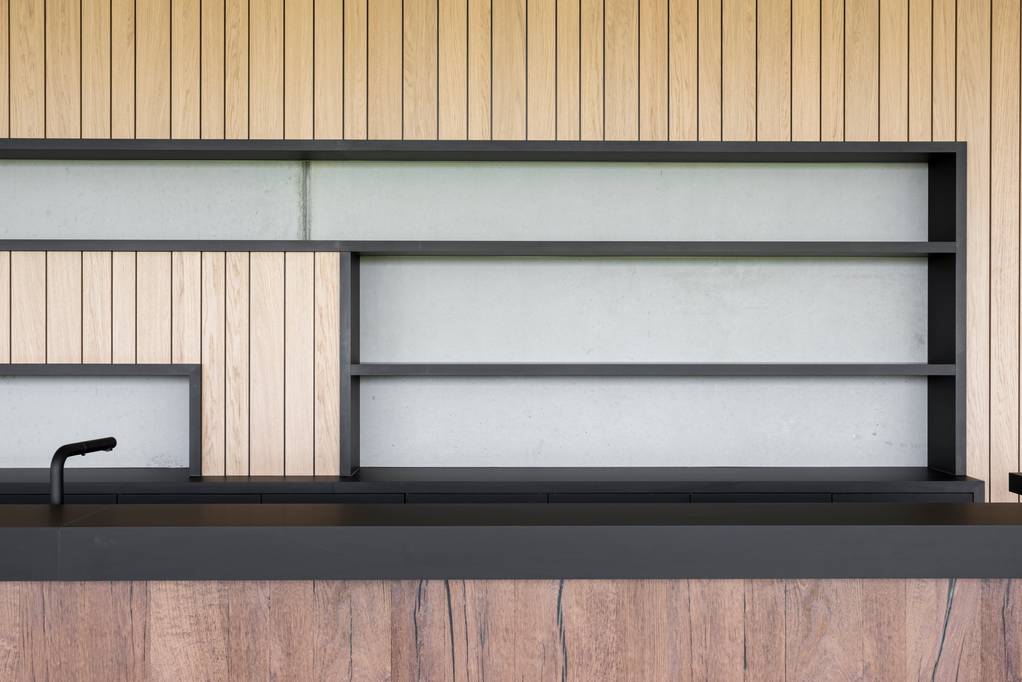 Shinnoki - Querkus - bar - wood bar - wood for bar - panels - wall