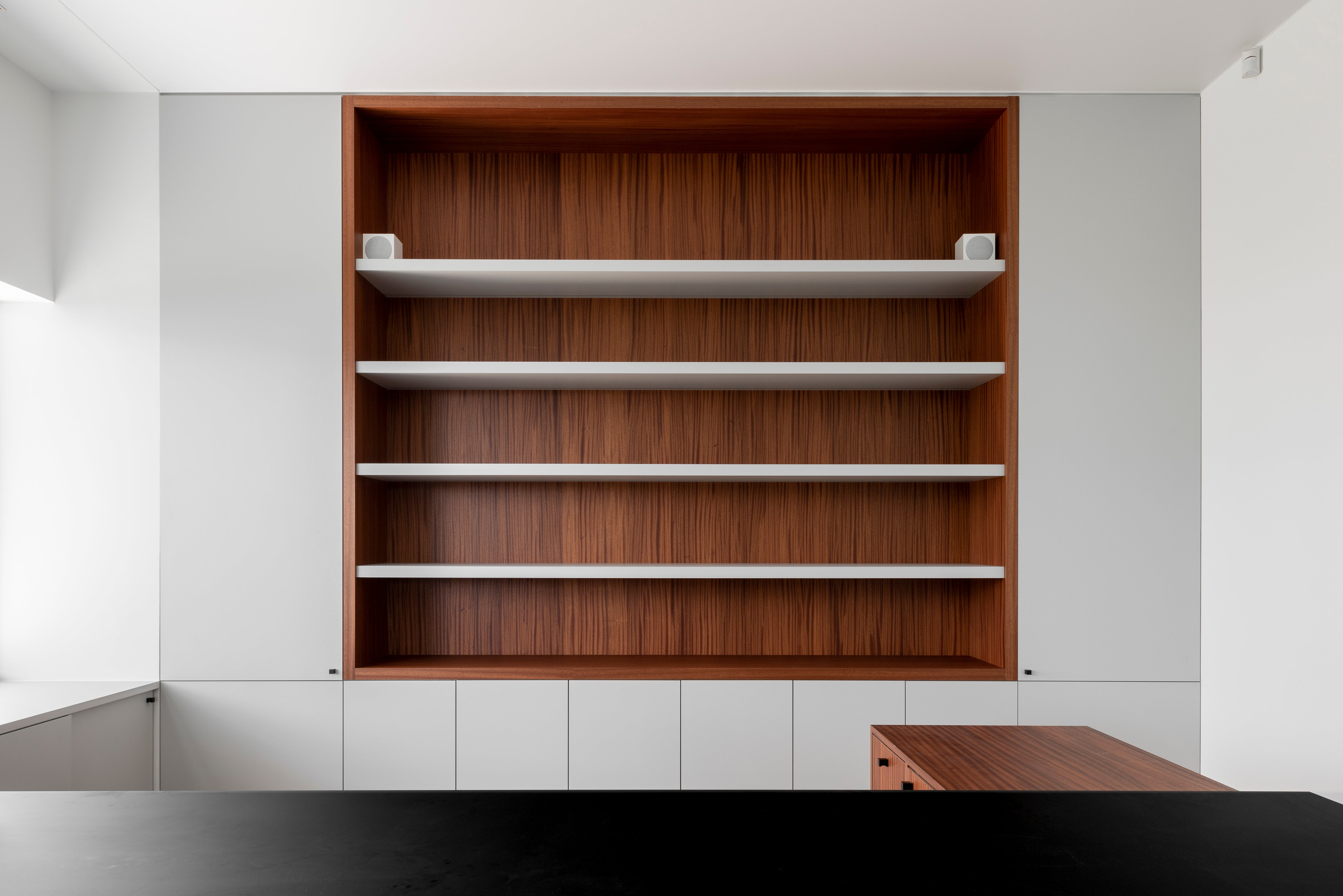 Utile - Decospan - wooden cabinets - veneer