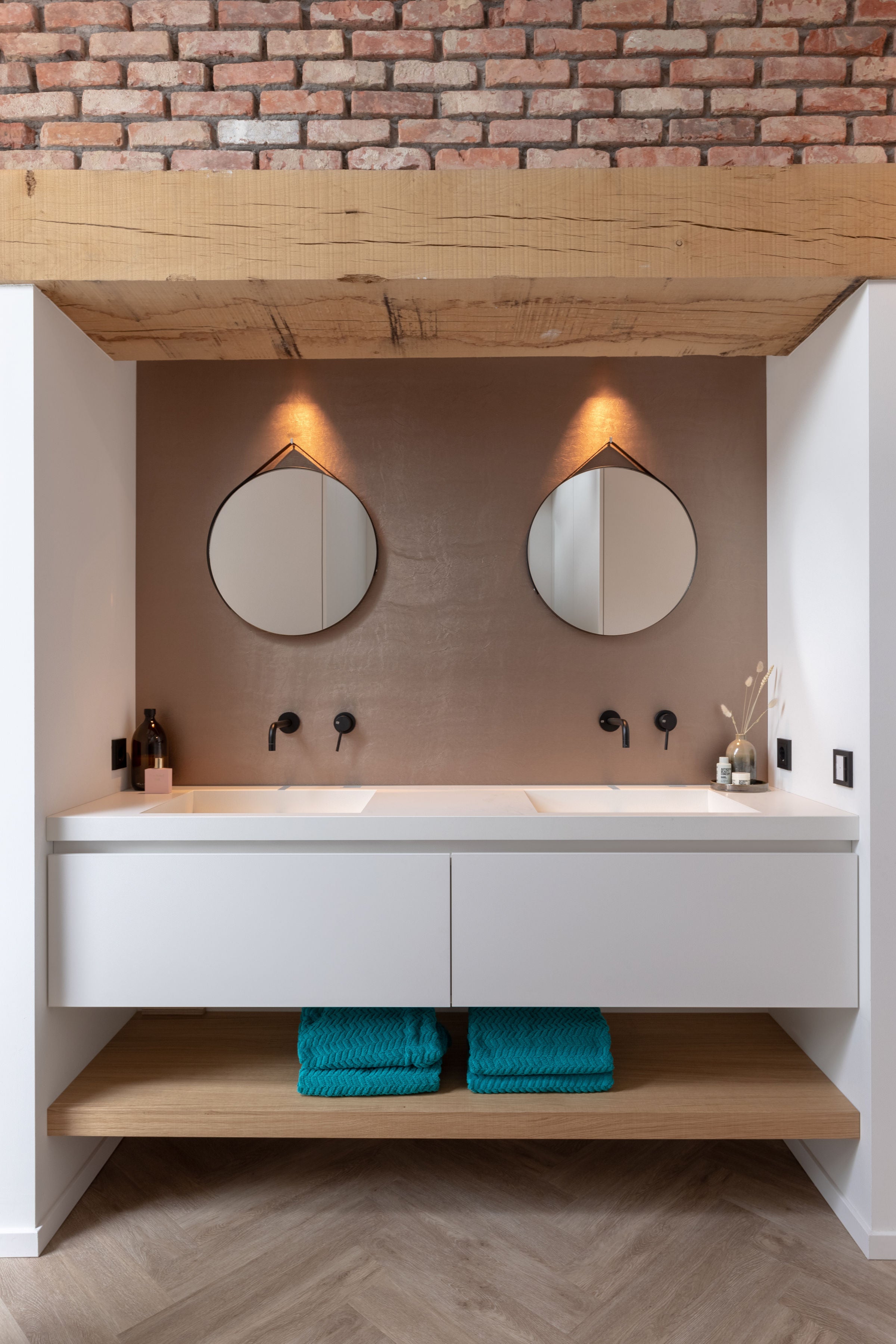 Querkus - Querkus adagio - Bathroom wood floor - veneer - veneer floor - ready-to-use veneer - oak floor