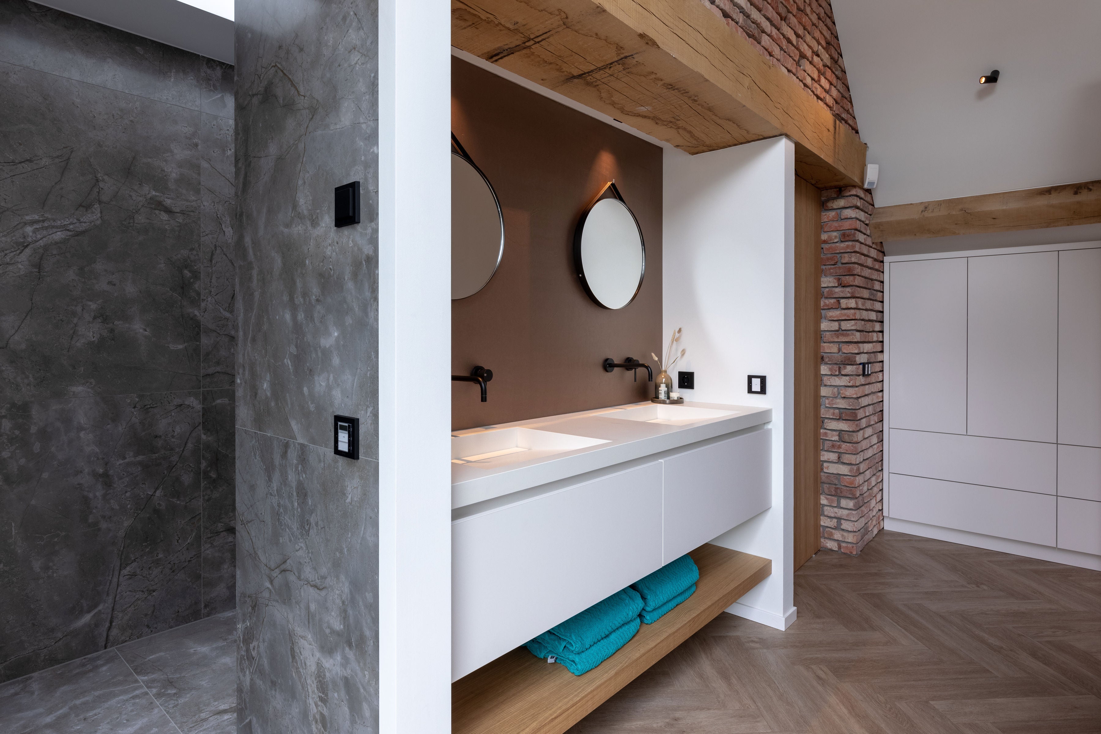 Querkus - oak - oak adagio - veneer floor - wood floor - wooden floor bathroom - bathroom