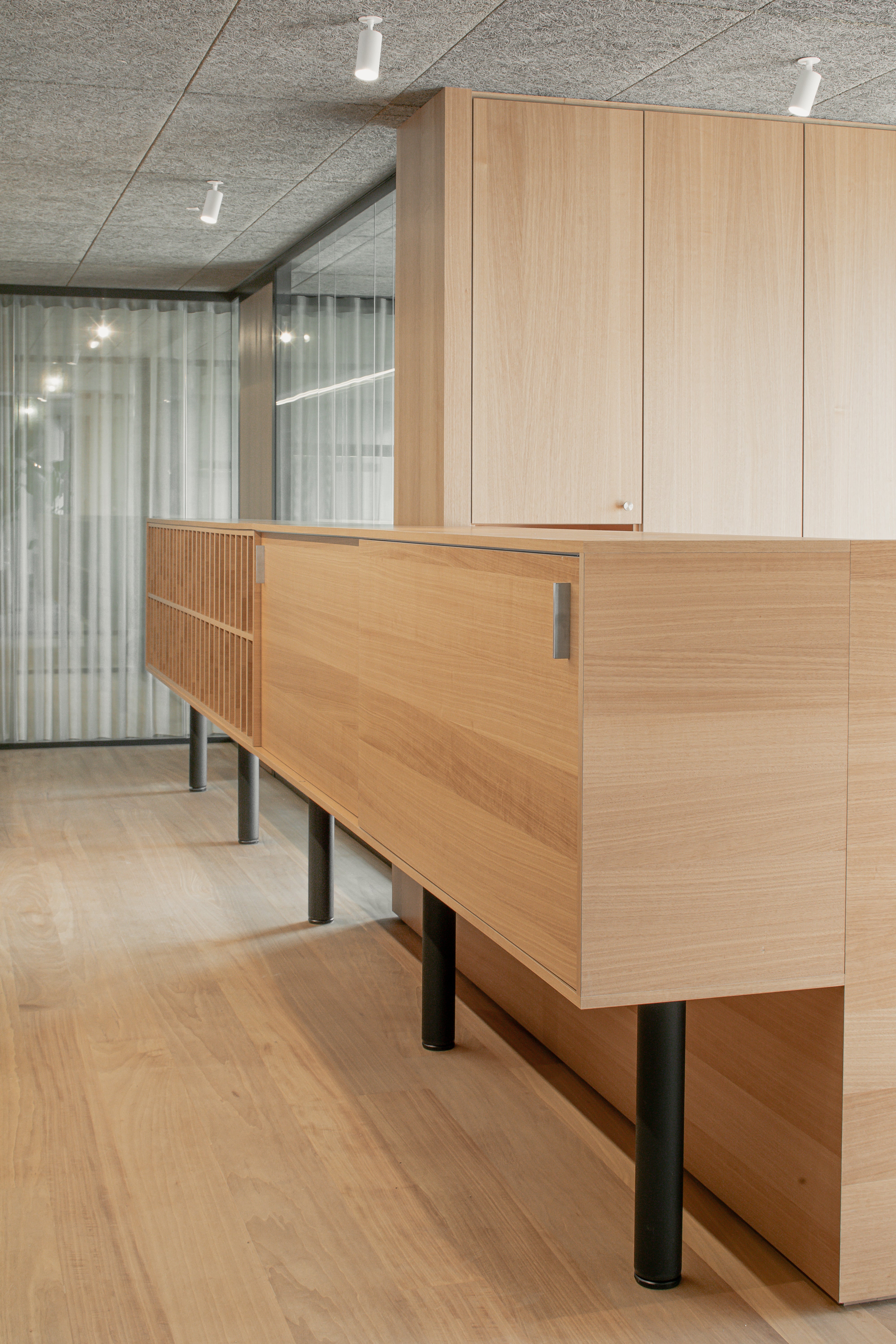 Wood cabinets - total wood solutions - aniegré - wood veneer - floor - smooth wooden floor - aniegré floor
