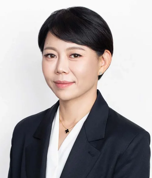 Dr. Alicia An
