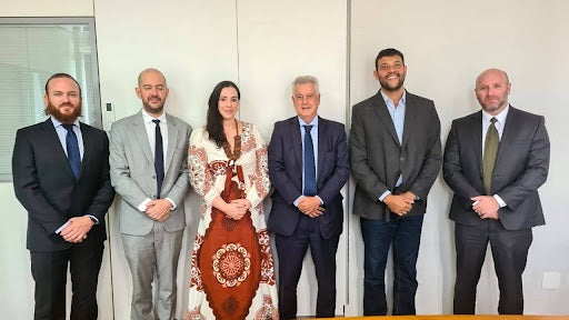 The XPRIZE Rainforest team met with Secretary Rodrigo Rollemberg at the Ministry of Development, Industry, Trade and Services. The Ministry is a key partner for the upcoming Finals. (left to right: Peter Houlihan, Renato Godoy, Michelle Siqueira, Secretary Rodrigo Rollemberg, Jõa Francisco Maria , and Kev Marriott)