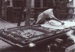 Bruno Bearzi making casts of the panels of the East Doors of the Florentine Baptistery, 1947, photograph, unknown source (nelson-atkins.org)