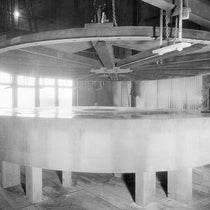 Palomar 200-inch Pyrex blank after annealing, 1935, photograph, Corning Museum of Glass (https://sites.astro.caltech.edu)