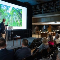 The Linda Hall spotlights internationally renowned scientists during free fall lecture series