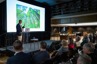 The Linda Hall spotlights internationally renowned scientists during free fall lecture series