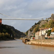 View of the Clifton Suspension Bridge over the River Avon, Bristol, based on a design by Isambard Kingdom Brunel, opened for traffic on Dec. 8, 1864, modem photograph (Wikimedia commons)