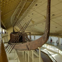 Khufu’s solar boat, on display in the old Giza Boat Museum, view of prow, photograph, 2009 (Wikimedia commons)