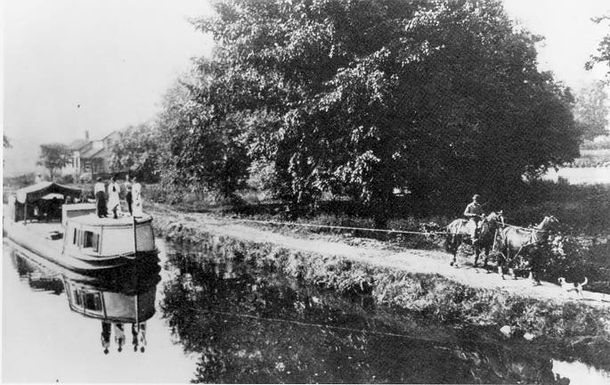 A view of the Ohio & Erie Canal, James Geddes, Chief Engineer, photograph, 1902 (Wikimedia commons)